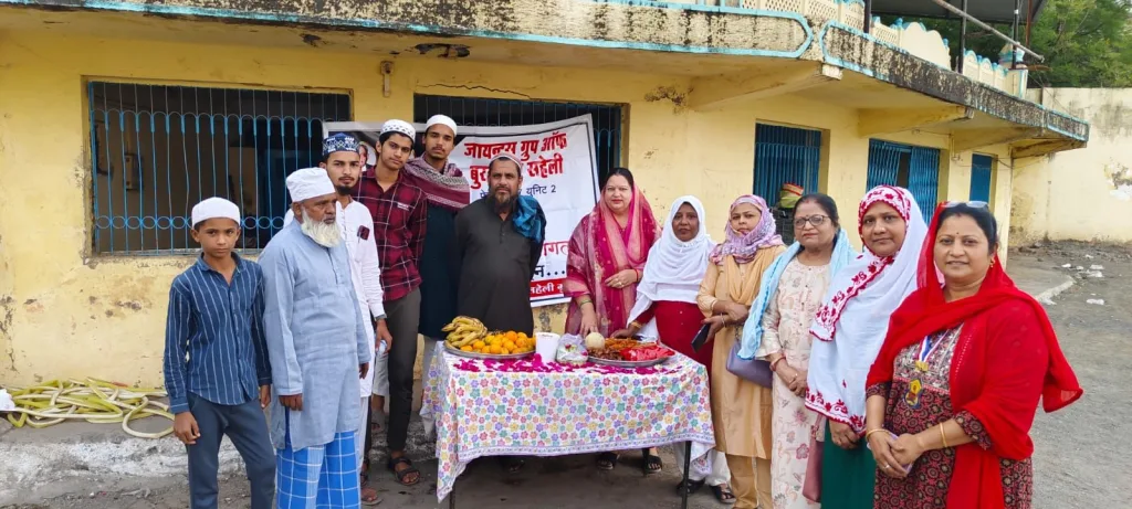 अंतर्राष्ट्रीय ज्वाइंट्स ग्रुप ऑफ सहेली बुरहानपुर के सदस्यों ने रोज़ा इफ्तार हेतु मुस्लिम भाइयों को बांटे फल फ्रूट 2 अंतर्राष्ट्रीय ज्वाइंट्स ग्रुप ऑफ सहेली बुरहानपुर के सदस्यों ने रोज़ा इफ्तार हेतु मुस्लिम भाइयों को बांटे फल फ्रूट | New India Times