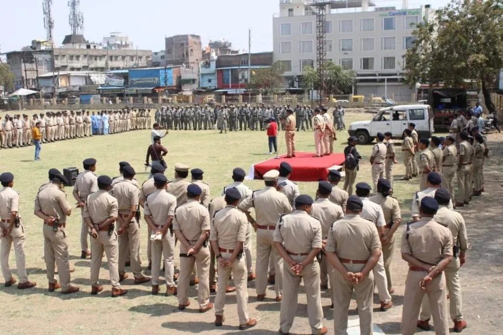 शांतिपूर्ण एवं निष्पक्ष लोकसभा चुनाव करवाने के लिए भोपाल पुलिस ने निकाला फ्लैग मार्च | New India Times