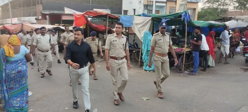 भगोरिया पर्व की सुरक्षा व्यवस्था को लेकर पुलिस ने शक्ति प्रदर्शन करते हुए किया फ्लैग मार्च | New India Times