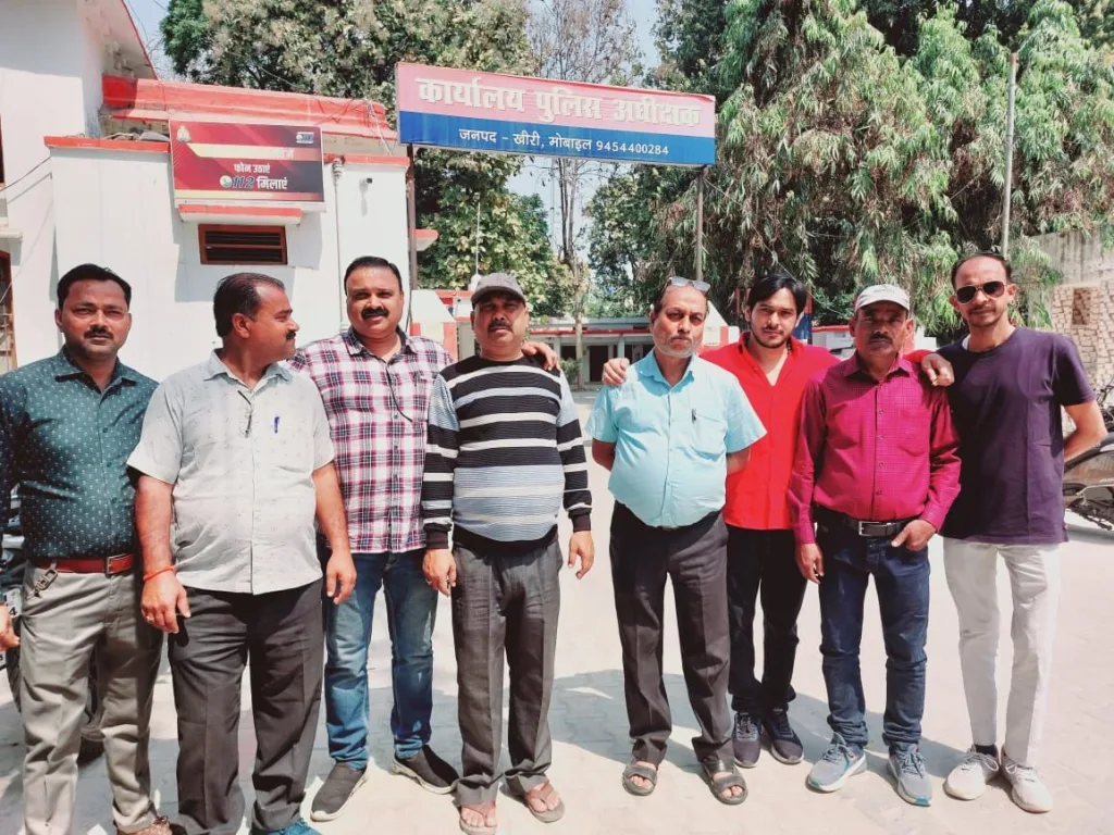 डग्गामार बसों के संचालन से आक्रोशित अनुबंधित बस यूनियन के नेताओं ने एसपी से की मुलाकात 2 डग्गामार बसों के संचालन से आक्रोशित अनुबंधित बस यूनियन के नेताओं ने एसपी से की मुलाकात | New India Times