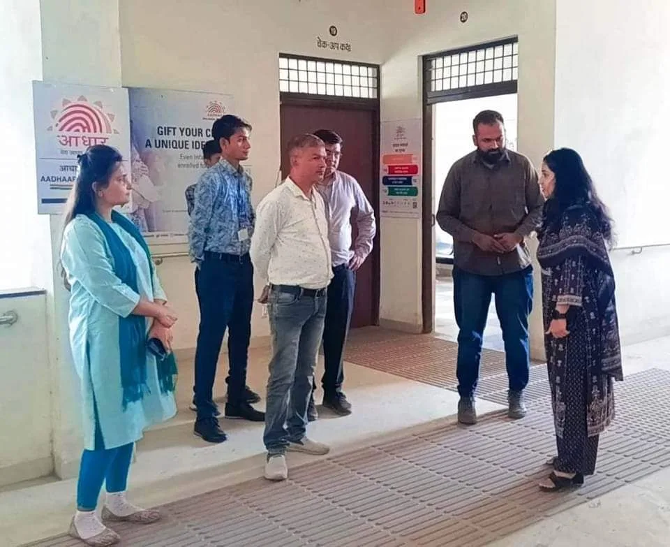 ज़िला दिव्यांग पुनर्वास केंद्र का बुरहानपुर कलेक्टर ने किया औचक निरीक्षण | New India Times