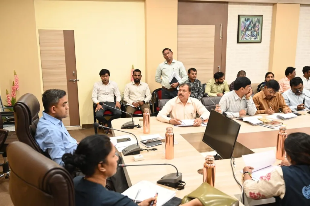 ख़राब प्रदर्शन पर एएनएम, सीएचओ के ख़िलाफ़ कार्यवाही करें: कलेक्टर श्री मिश्रा 2 ख़राब प्रदर्शन पर एएनएम, सीएचओ के ख़िलाफ़ कार्यवाही करें: कलेक्टर श्री मिश्रा | New India Times