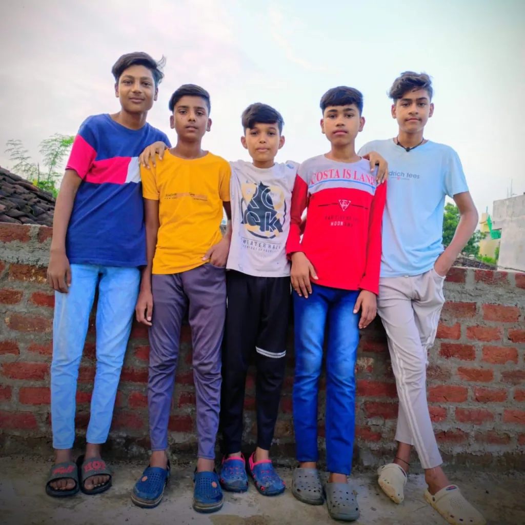 इंटरनेट मीडिया छा जाने के बाद अब बड़े पर्दे पर अपना हुनर दिखाने के लिए स्ट्रगल कर रहे हैं गैंग ऑफ देवरी के कलाकार 2 इंटरनेट मीडिया छा जाने के बाद अब बड़े पर्दे पर अपना हुनर दिखाने के लिए स्ट्रगल कर रहे हैं गैंग ऑफ देवरी के कलाकार | New India Times