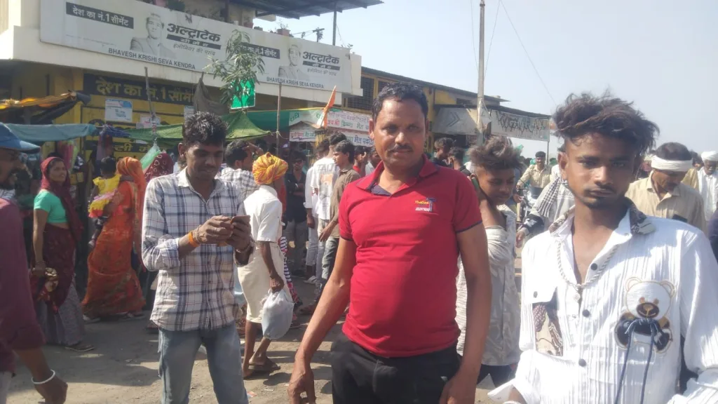 भगोर के भगोरिया में उमड़ा जनसैलाब, बताते हैं भगोरिया की शुरुआत भगोर से ही हुई थी 2 भगोर के भगोरिया में उमड़ा जनसैलाब, बताते हैं भगोरिया की शुरुआत भगोर से ही हुई थी | New India Times