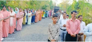 खजूर की डालियां हाथ में लेकर समाजजनों ने पाम संडे पर निकाला जुलूस | New India Times