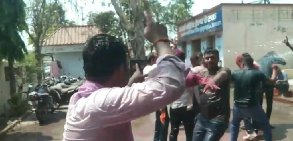 पुलिस थाना गणपति नाका के स्टाफ ने थाना परिसर में धूमधाम से मनाई होली | New India Times