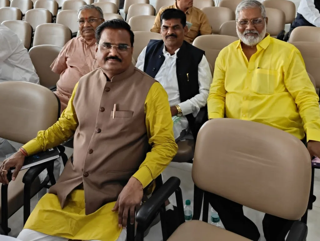 भोपाल में सीएम निवास पर लोकसभा चुनाव की तैयारियों की समीक्षा बैठक में शामिल हुए भाजपा जिलाध्यक्ष 2 भोपाल में सीएम निवास पर लोकसभा चुनाव की तैयारियों की समीक्षा बैठक में शामिल हुए भाजपा जिलाध्यक्ष | New India Times