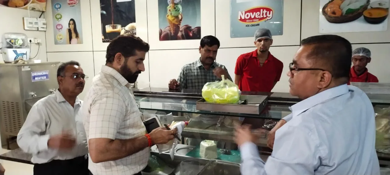 सिंगल यूज प्लास्टिक के उपयोग की रोकथाम के लिए मंडल वाणिज्य प्रबंधक द्वारा इटारसी स्टेशन का किया गया निरीक्षण | New India Times