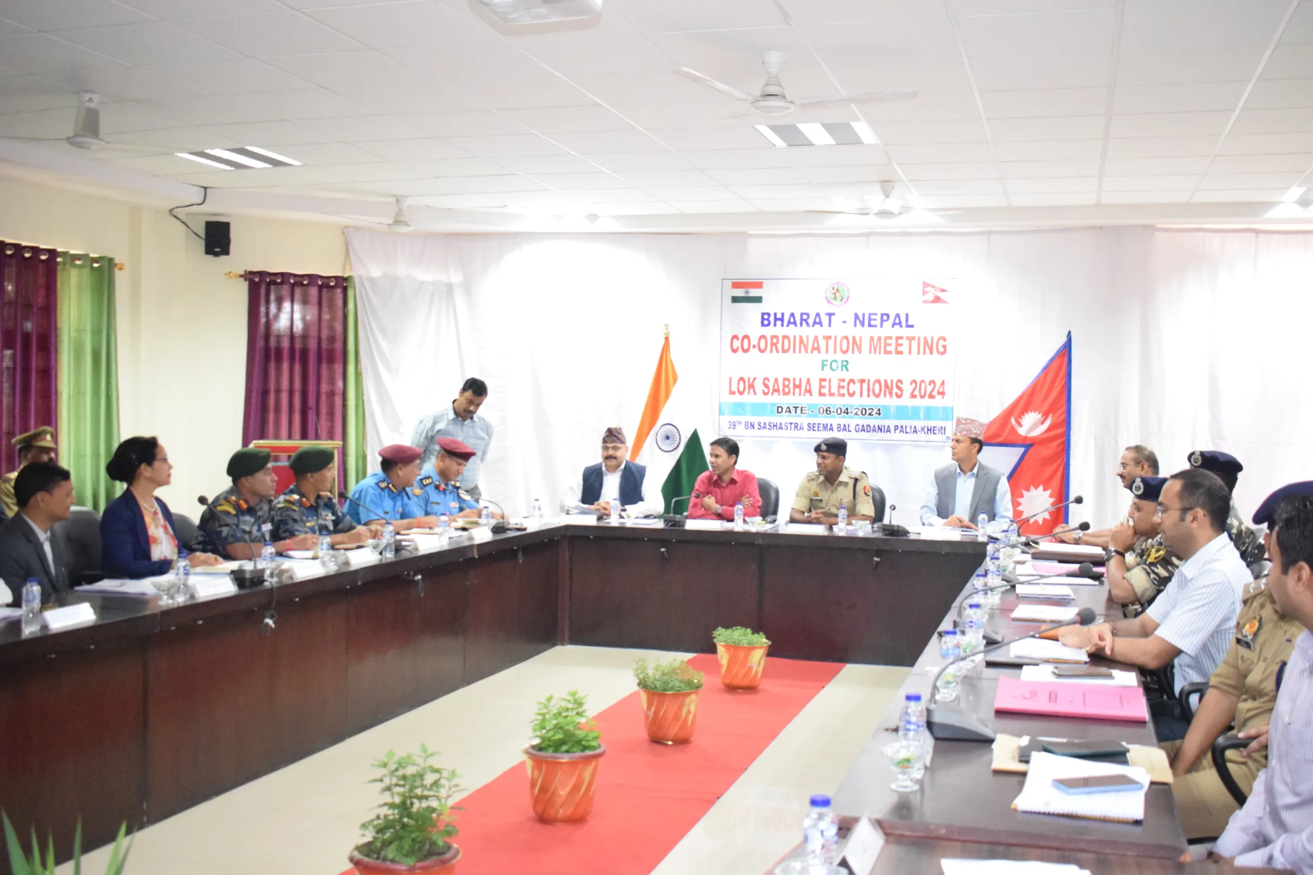 चुनाव कराने को लेकर भारत-नेपाल के अफसरों की बैठक हुई संपन्न | New India Times