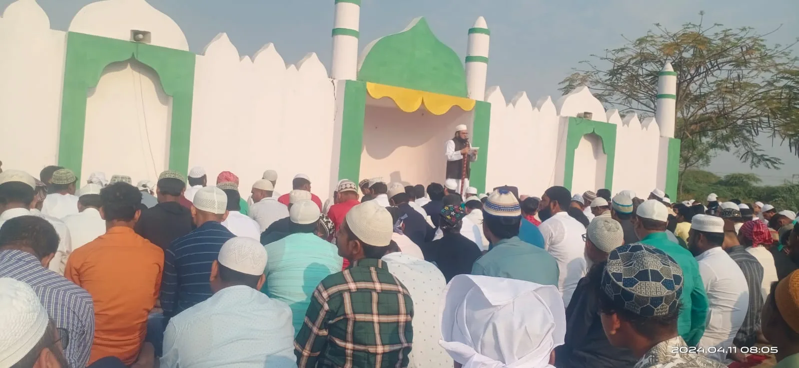 भारत में ईद-उल-फितर का त्योहार मनाया जा रहा है हर्षोल्लास एवं सादगी के साथ, मुल्क में अमन चैन की मांगी गई दुआएं | New India Times