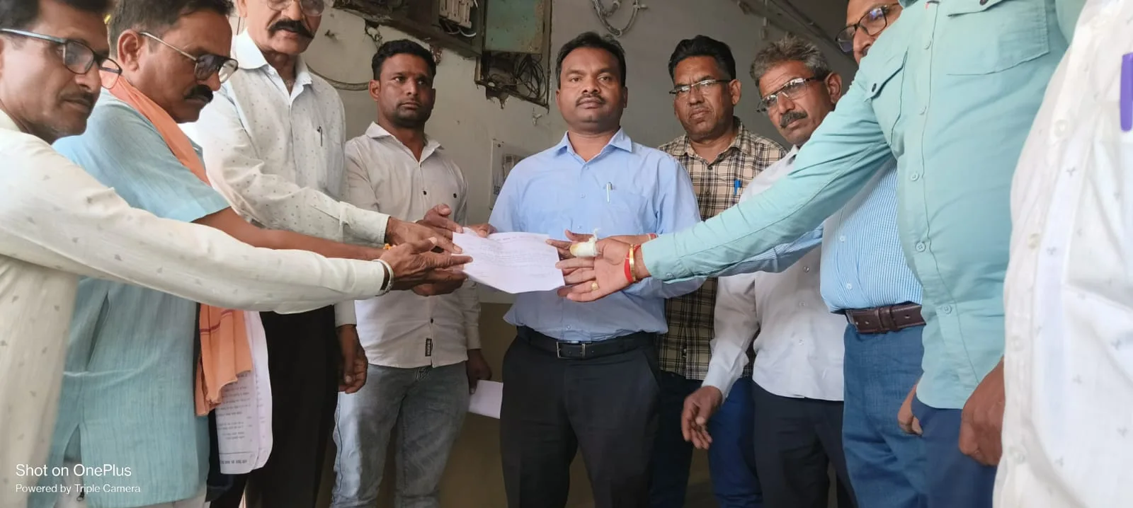 किसान संघ द्वारा कलेक्टर कार्यालय पहुंचकर अपनी मांगों का दिया गया ज्ञापन | New India Times