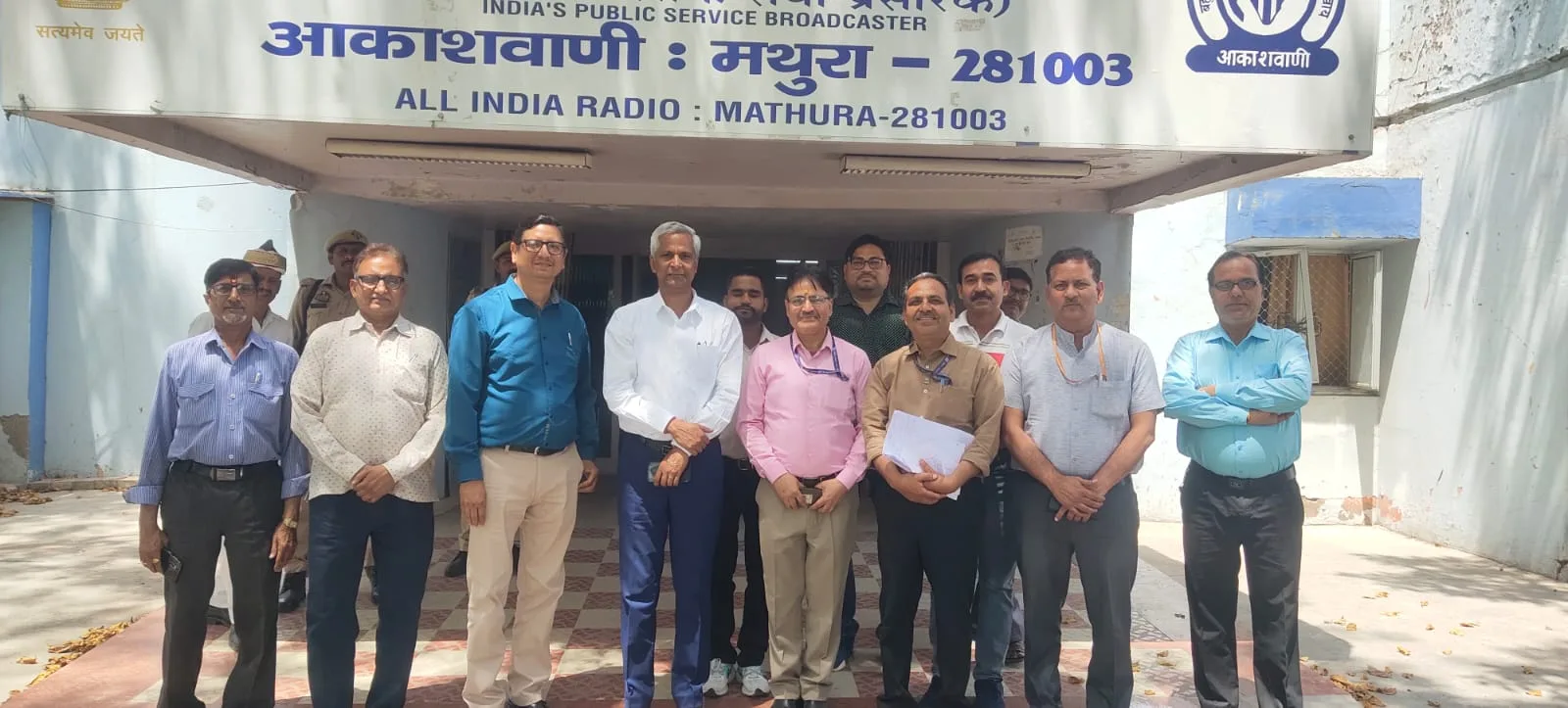 जिलाधिकारी शैलेन्द्र कुमार सिंह ने आकाशवाणी के स्टूडियो से मतदाताओं से किया सीधा संवाद | New India Times