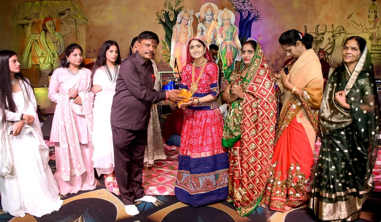 गीता रबारी को सुनने पहुंची भीड़ ने तोड़े सारे रिकॉर्ड, कई लोगों को नहीं मिली जगह, श्री जैन ने दी श्री हनुमान जयंती की बधाई | New India Times