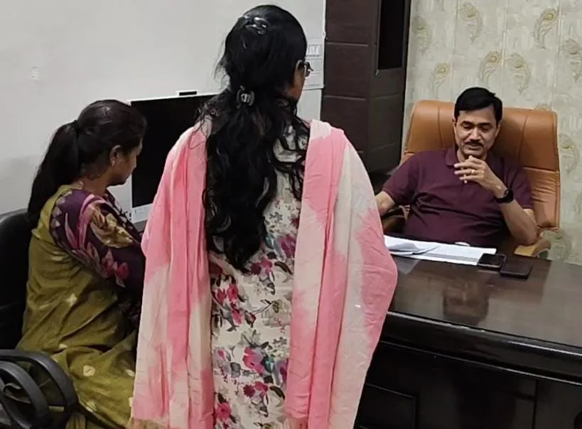 कलेक्टर ने हॉस्पिटल का निरीक्षण कर अधिकारियों की ली बैठक | New India Times