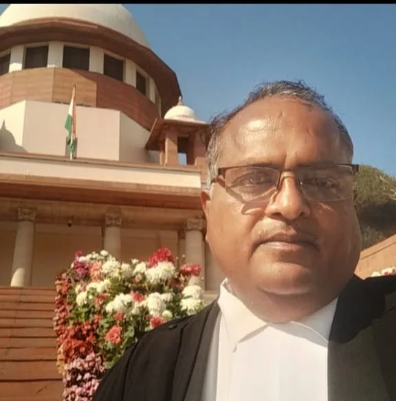 अधिवक्ता मनोज कुमार अग्रवाल ने "खंडवा " लोकसभा क्षेत्र से सांसद पद हेतु अपना नामांकन फार्म किया जमा | New India Times