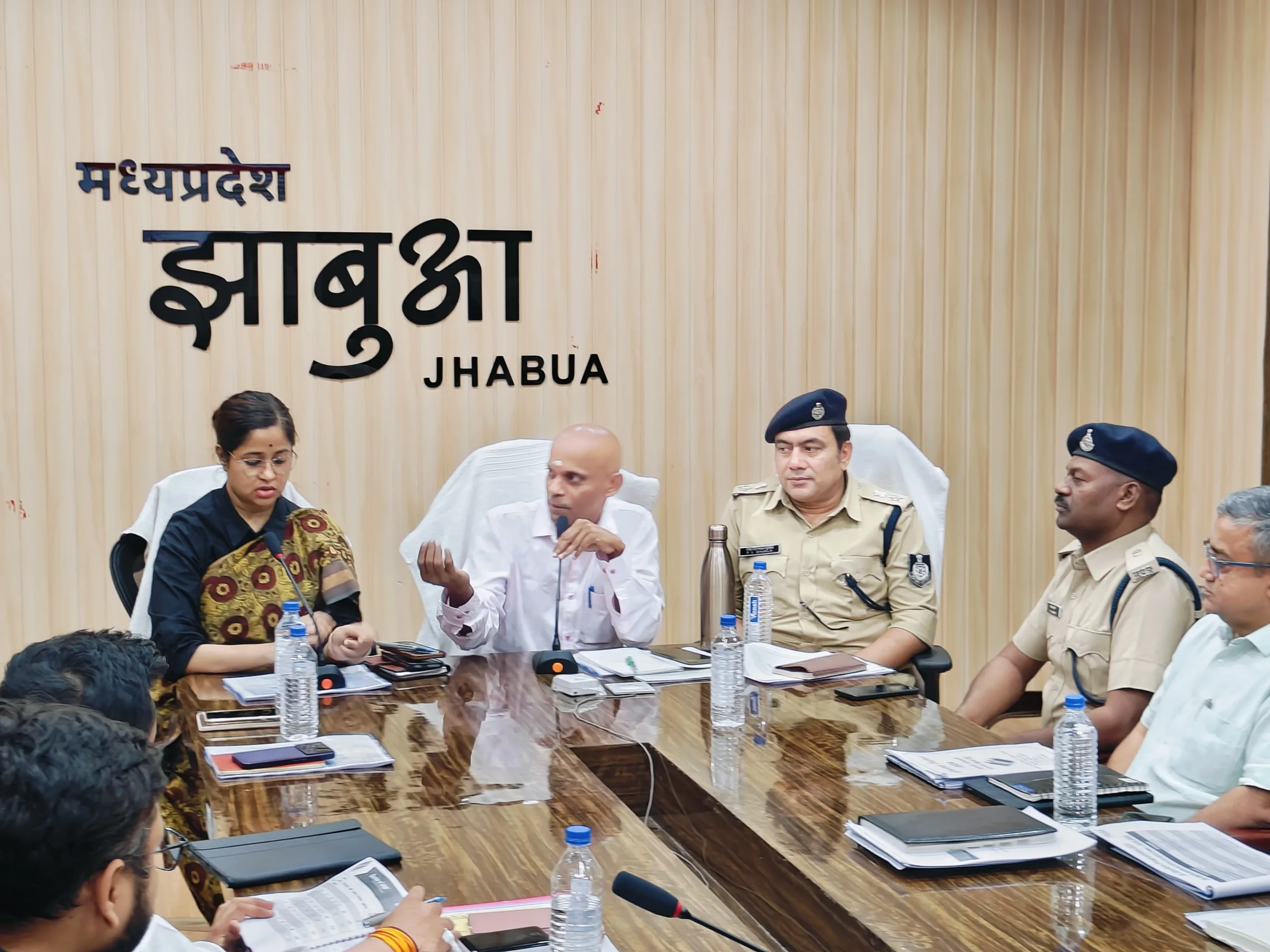 भारत निर्वाचन आयोग की प्रत्येक गाइड लाइन का पालन कर स्वतंत्र निष्पक्ष एवं शांति पूर्ण निर्वाचन कार्य संपादित करें: सामान्य प्रेक्षक | New India Times