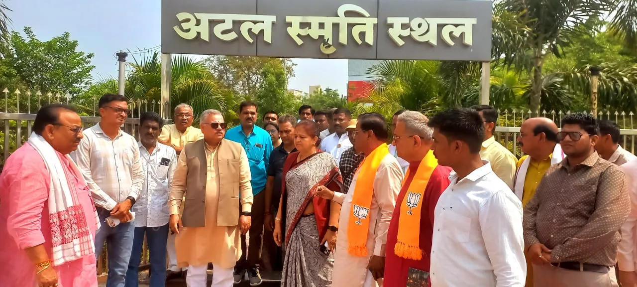 भाजपा मप्र-छग क्षेत्रीय संगठन महामंत्री ने बुरहानपुर पहुंचकर&nbsp; अटल स्मृति स्थल पर किया पुष्प अर्पित | New India Times