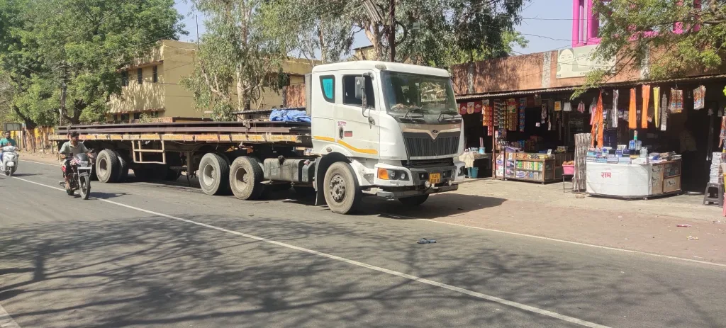 मुख्यमंत्री के रोड शो के लिए हटाये गये स्पीड ब्रेकर ने ले ली एक व्यक्ति की जान | New India Times