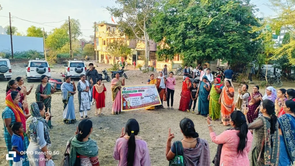 अनुविभागीय अधिकारी मेघनगर द्वारा नवीन मतदाताओं को पुष्पमाला पहना कर किया गया स्वागत | New India Times