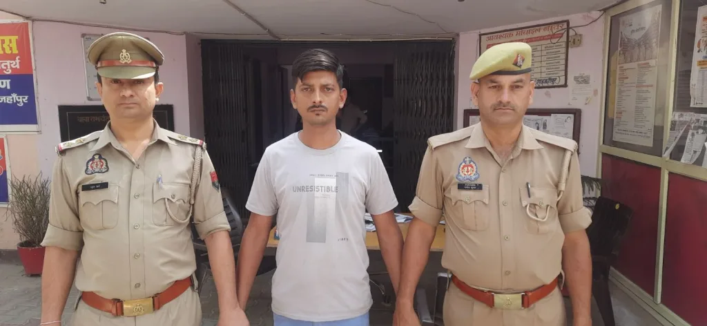 307 में वांछित युवक को पुलिस ने किया गिरफ्तार 2 307 में वांछित युवक को पुलिस ने किया गिरफ्तार | New India Times