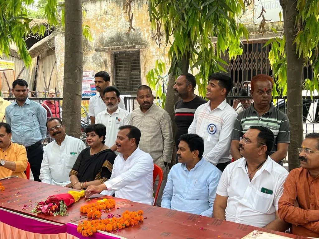 डॉ भीमराव अंबेडकर की जयंती पर केंद्रीय ग्रह राज्य मंत्री ने किया प्रतिमा पर माल्यार्पण | New India Times