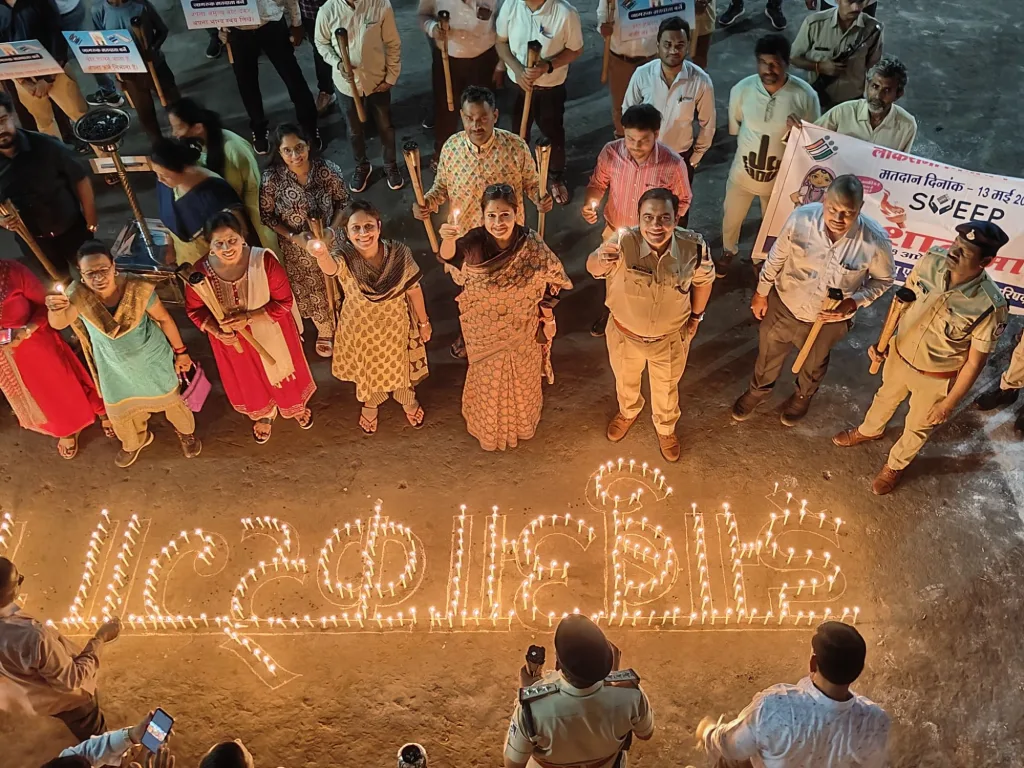 स्वीप गतिविधियों के अंतर्गत ज़िले में निकाला गया मसाल जुलूस | New India Times