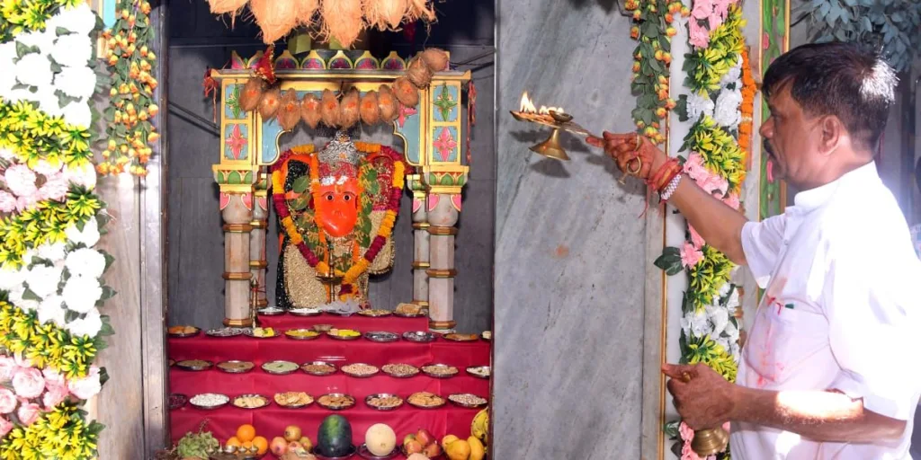 गीता रबारी को सुनने पहुंची भीड़ ने तोड़े सारे रिकॉर्ड, कई लोगों को नहीं मिली जगह, श्री जैन ने दी श्री हनुमान जयंती की बधाई 2 गीता रबारी को सुनने पहुंची भीड़ ने तोड़े सारे रिकॉर्ड, कई लोगों को नहीं मिली जगह, श्री जैन ने दी श्री हनुमान जयंती की बधाई | New India Times