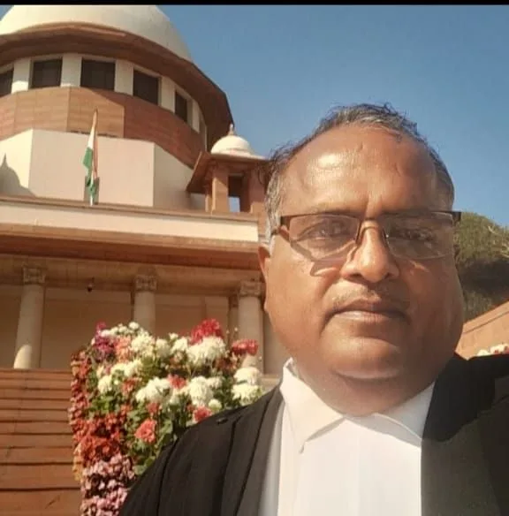 अधिवक्ता मनोज कुमार अग्रवाल ने "खंडवा " लोकसभा क्षेत्र से सांसद पद हेतु अपना नामांकन फार्म किया जमा | New India Times