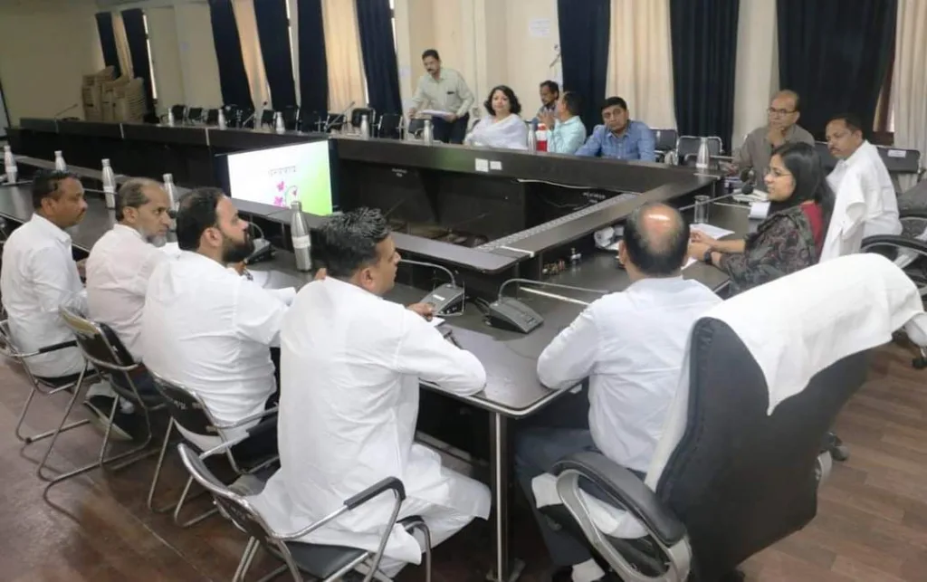 मान्यता प्राप्त राजनीतिक दलों के प्रतिनिधियों के साथ बुरहानपुर कलेक्टर एवं जिला निर्वाचन अधिकारी की बैठक हुई संपन्न | New India Times