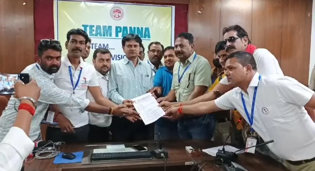 पत्रकार सुरक्षा कानून सहित 21 सूत्रीय मांगों को लेकर मप्र श्रमजीवी पत्रकार संघ ने सौंपा ज्ञापन | New India Times