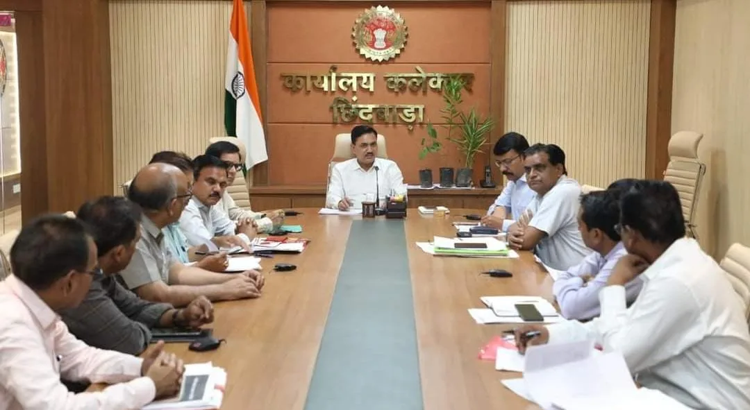 जुन्नारदेव क्षेत्र में खाद्यान्न वितरण में विशेष ध्यान देने के दिए निर्देश, लौंग एवं काली मिर्च की खेती के लिए किसानों का होगा चयन | New India Times