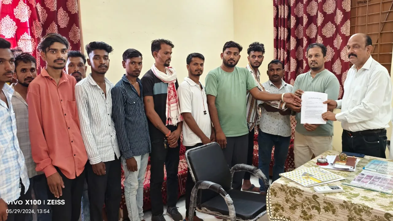 मध्य प्रदेश के सिंधी में सात छात्राओं के साथ हुए शोषण एवं अन्याय के विरुद्ध में महामहिम राज्यपाल के नाम से जयस एवं एसीएस ने सौंपा ज्ञापन | New India Times