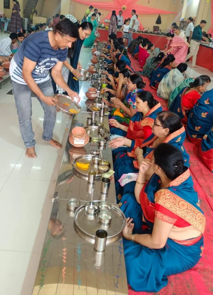 एकान्तर उपवास के सामूहिक होते पारणें, भीषण गर्मी में सामूहिक वर्षितप आराधना जारी 2 एकान्तर उपवास के सामूहिक होते पारणें, भीषण गर्मी में सामूहिक वर्षितप आराधना जारी | New India Times