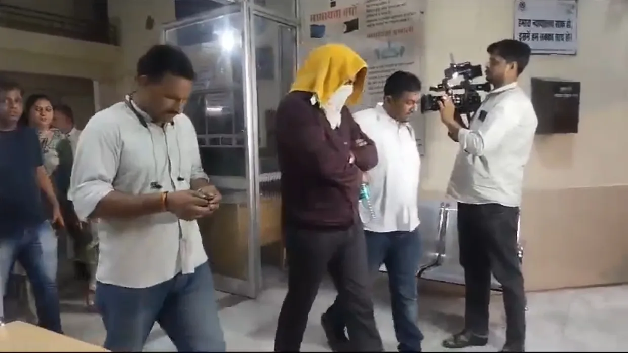 एनएसयूआई की शिकायत के बाद दिल्ली सीबीआई ने मप्र के कई ज़िलों में दबिश दे कर नर्सिंग कालेजों के दलाल एवं रिश्वतखोर सीबीआई निरीक्षक को किया गिरफ्तार | New India Times