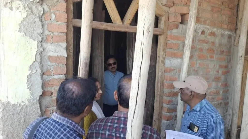 कलेक्टर ने निर्माण कार्यों का निरीक्षण कर दिए आवश्यक दिशा निर्देश | New India Times
