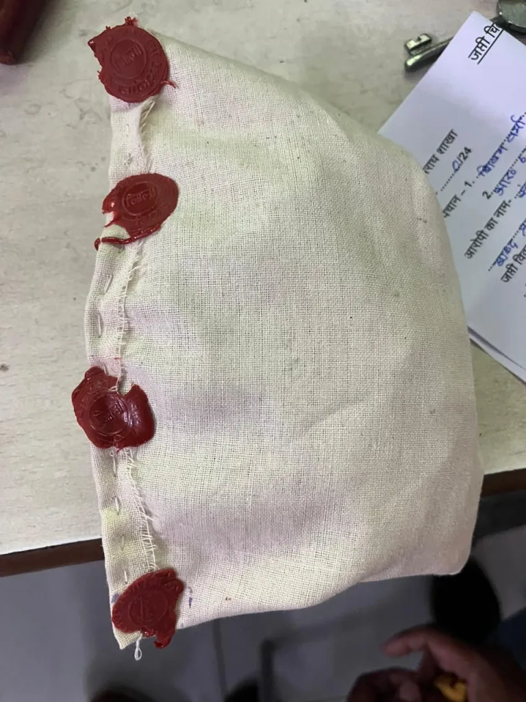 पुलिस ने मेला ग्राउंड में स्मैक बेचने आए एक तस्कर को पकड़कर उसके पास से लगभग 29 लाख रूपए की 290 ग्राम स्मैक की जप्त | New India Times