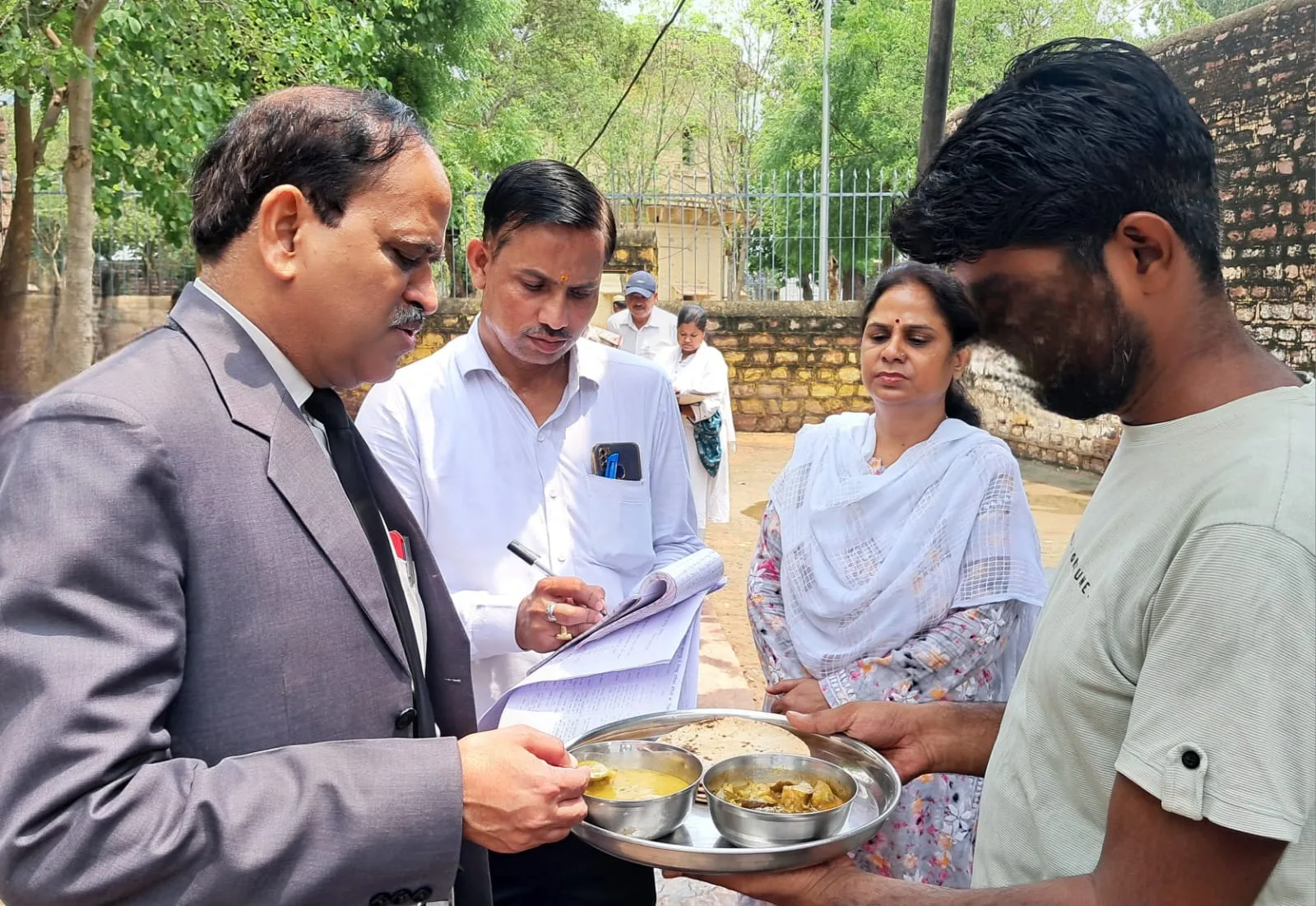 जिला एवं सेशन न्यायाधीश सतीश चंद ने किया जिला कारागृह का निरीक्षण | New India Times