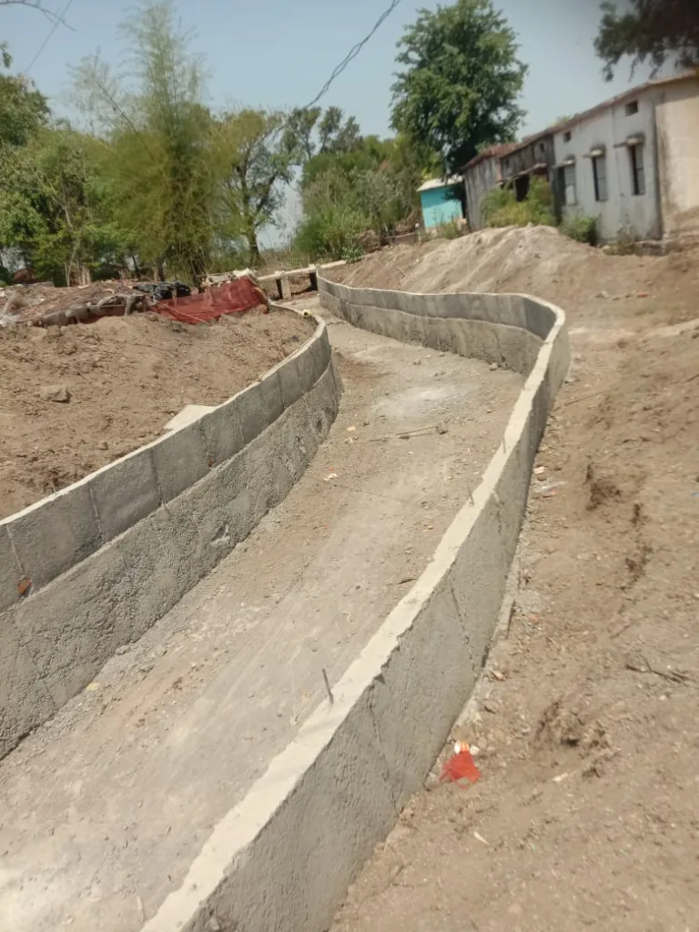 जमुनापुर परासिया में बनी हुई नाली की असामाजिकतत्वों ने की तोड़ फोड़ | New India Times