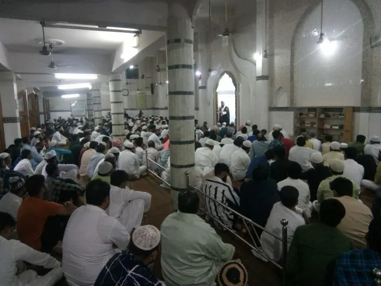 रिमझिम रिमझिम बारिश के बीच अदा की गई ईद उल अज़हा की नमाज़ | New India Times