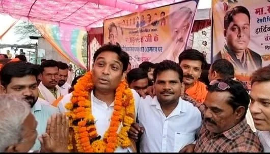 सरपंच प्रतिनिधि ने दमोह सांसद राहुल लोधी का किया भव्य स्वागत | New India Times