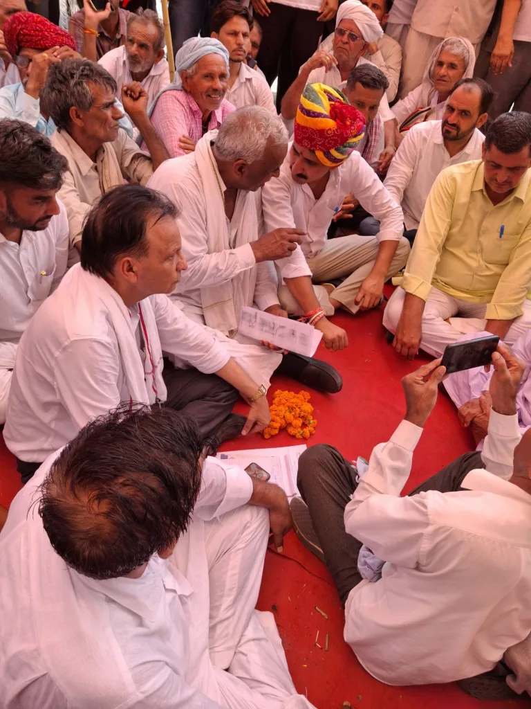 शपथ के पहले सांसद अमरा राम ने बिजली-पानी की समस्याओं को लेकर कलेक्ट्रेट को घेरा | New India Times