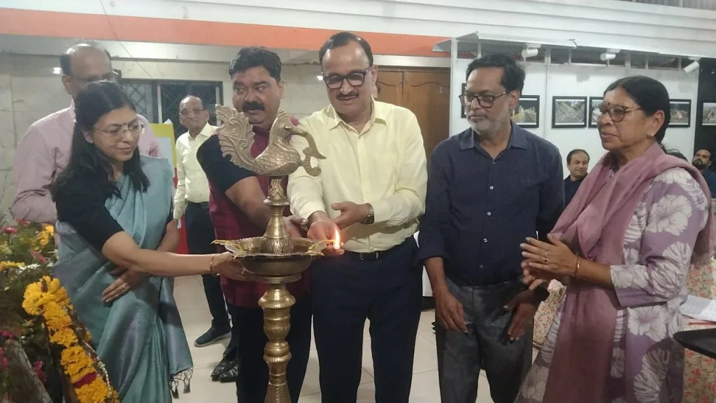 भारतीय पत्रकारिता महोत्सव के तहत शहर के कई मीडियाकर्मी सम्मानित 2 भारतीय पत्रकारिता महोत्सव के तहत शहर के कई मीडियाकर्मी सम्मानित | New India Times