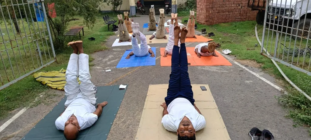 भागलपुर शाखा ने भागलपुर ब्रांच में योग शिविर का किया आयोजन | New India Times