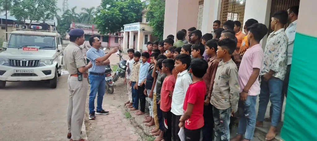 बालक छात्रावास में मनाया गया नशामुक्ति जागरूकता शिविर, छात्रों ने ली नशा ना करने की शपथ 4 बालक छात्रावास में मनाया गया नशामुक्ति जागरूकता शिविर, छात्रों ने ली नशा ना करने की शपथ | New India Times