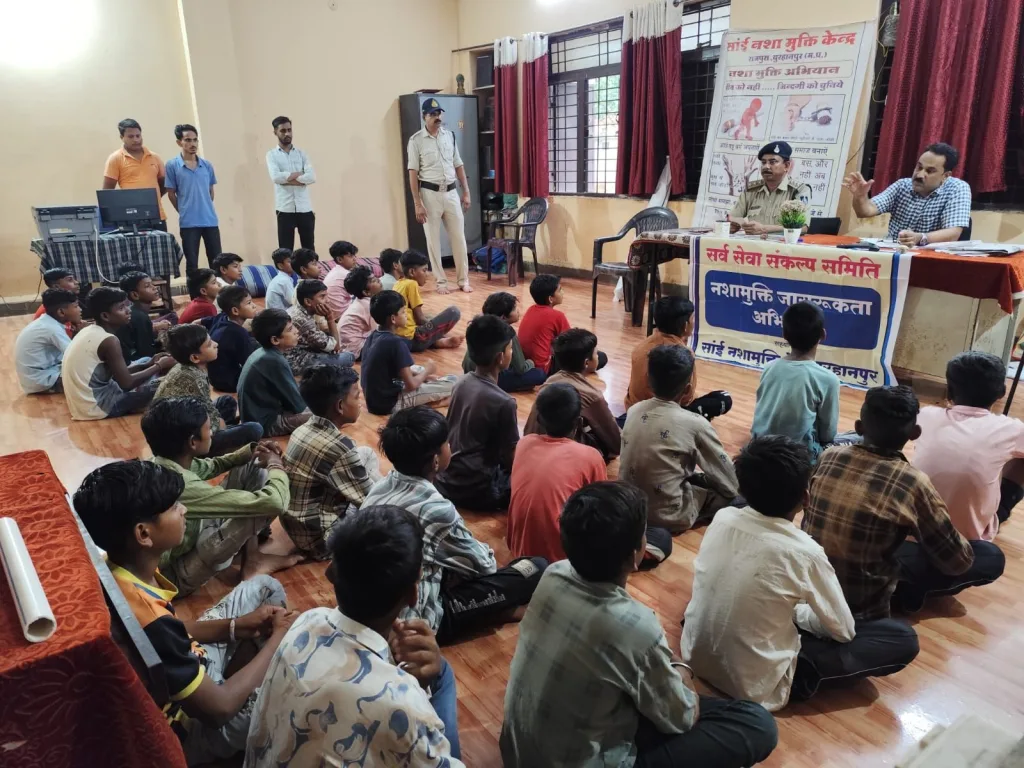 बालक छात्रावास में मनाया गया नशामुक्ति जागरूकता शिविर, छात्रों ने ली नशा ना करने की शपथ 5 बालक छात्रावास में मनाया गया नशामुक्ति जागरूकता शिविर, छात्रों ने ली नशा ना करने की शपथ | New India Times