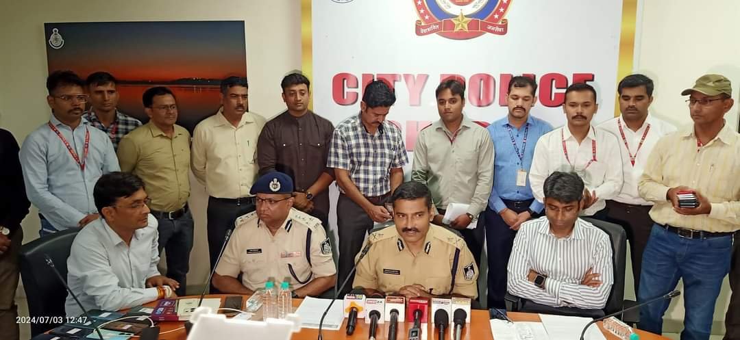 साइबर क्राइम भोपाल की लाॅस्ट सेल फोन यूनिट द्वारा 300 गुम हुए मोबाइलों को किया गया बरामद | New India Times