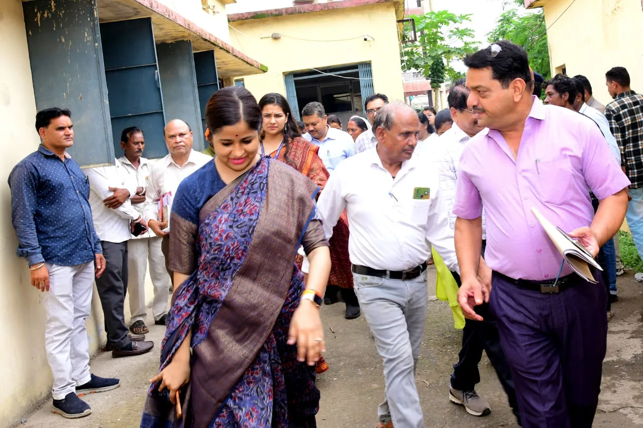 कलेक्टर द्वारा किया गया मेघनगर जनपद पंचायत के सभा कक्ष में आकांक्षी कार्यक्रम का शुभारंभ | New India Times