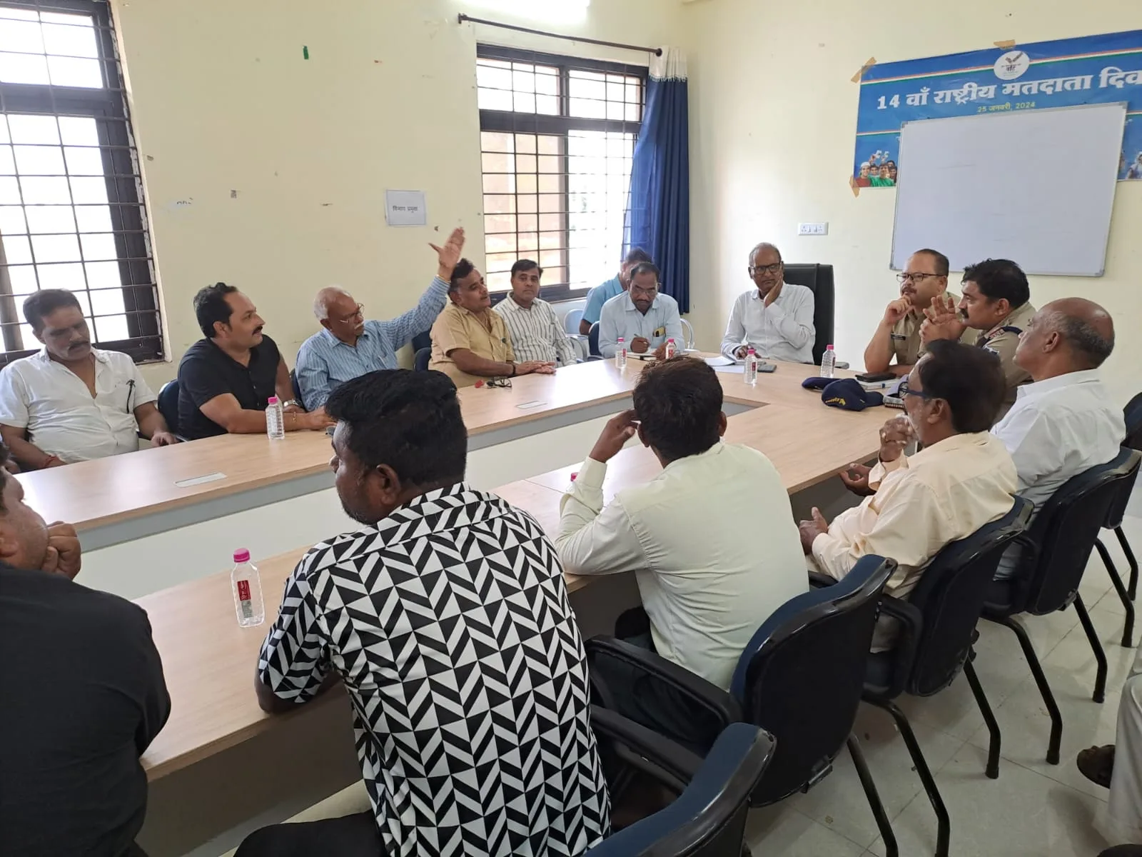 शांति समिति की बैठक में नहीं मिले मुझे ज़िम्मेदार अधिकारी, चुटकुलेबाजी के बीच होती रही बैठक | New India Times