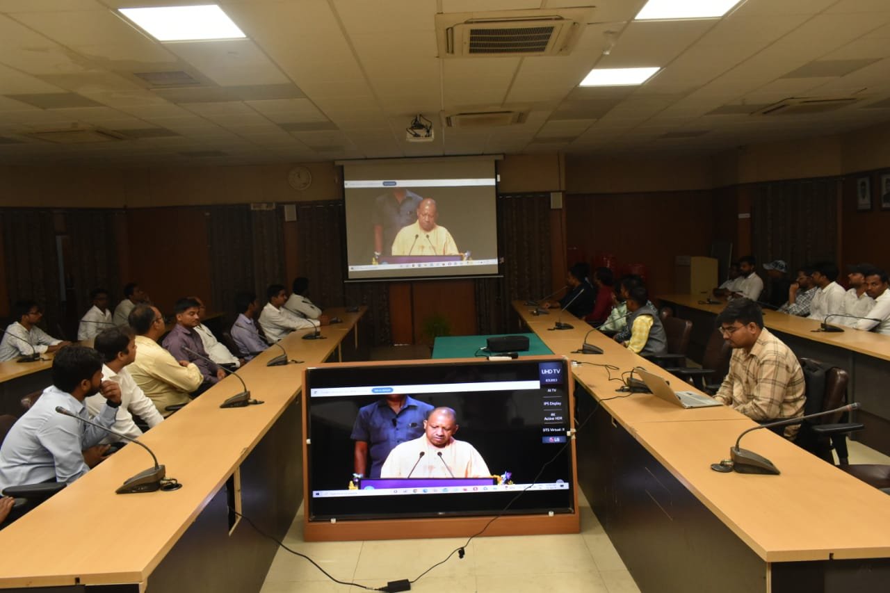 मुख्यमंत्री द्वारा किया गया नवनियुक्त 7720 लेखपालों का नियुक्ति पत्र वितरण, सिद्धार्थ नगर में भी देखा गया कार्यक्रम का लाइव प्रसारण | New India Times