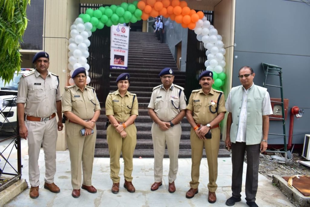 थाना कोलार रोड द्वारा आयोजित किया गया नये कानून के प्रति जन जागरूकता कार्यक्रम 2 थाना कोलार रोड द्वारा आयोजित किया गया नये कानून के प्रति जन जागरूकता कार्यक्रम | New India Times